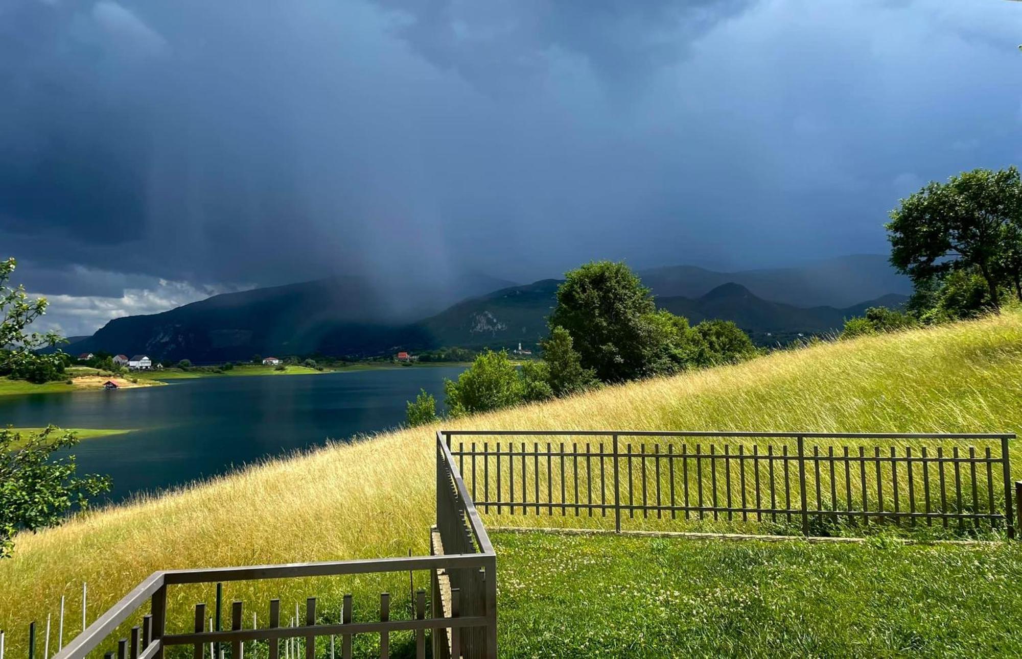Apartmani Mia Prozor Exteriér fotografie